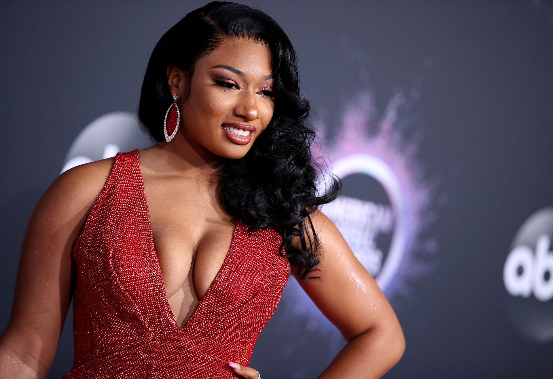 Megan at the 2019 American Music Awards - Arrivals (Image via Getty)